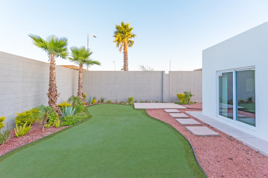 La-Curuna-Modelo-Leza-patio